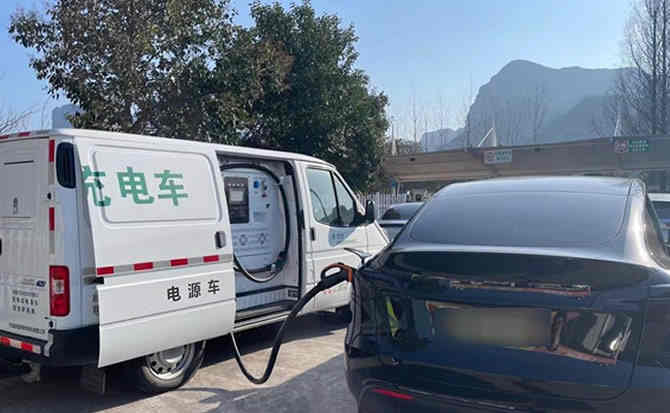 临翔区汽车搭电